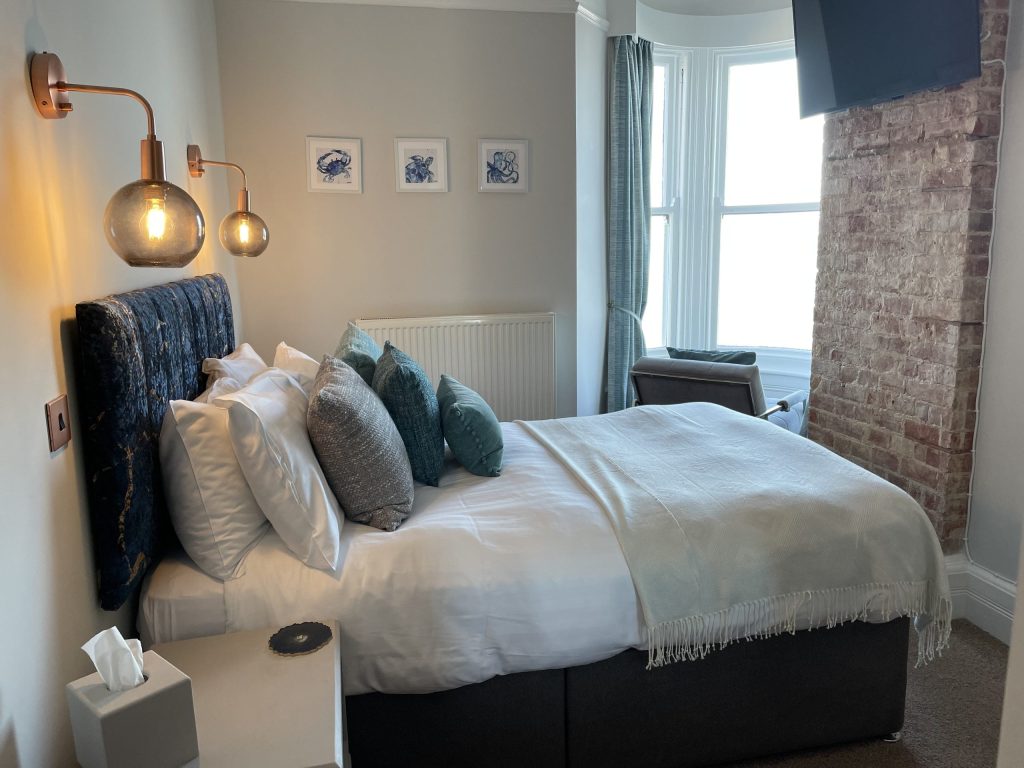 Room 15 at the Red Lion, Cromer. Compact sea-view double