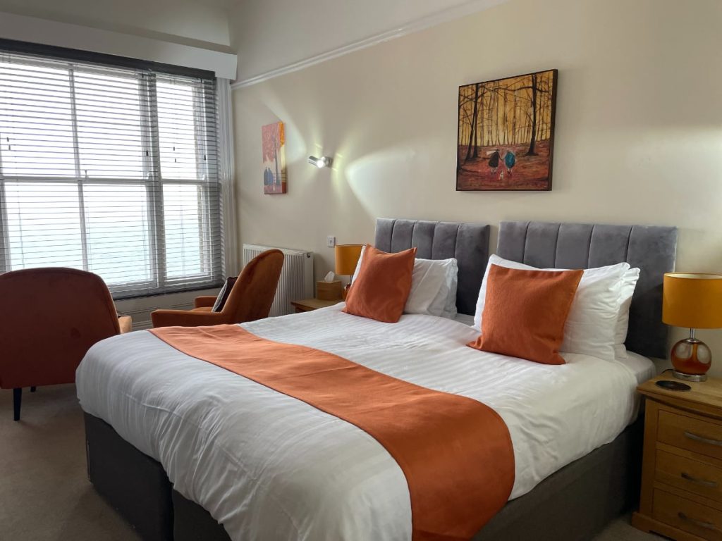 Room 16 at the Red Lion, Cromer. Sea-view twin